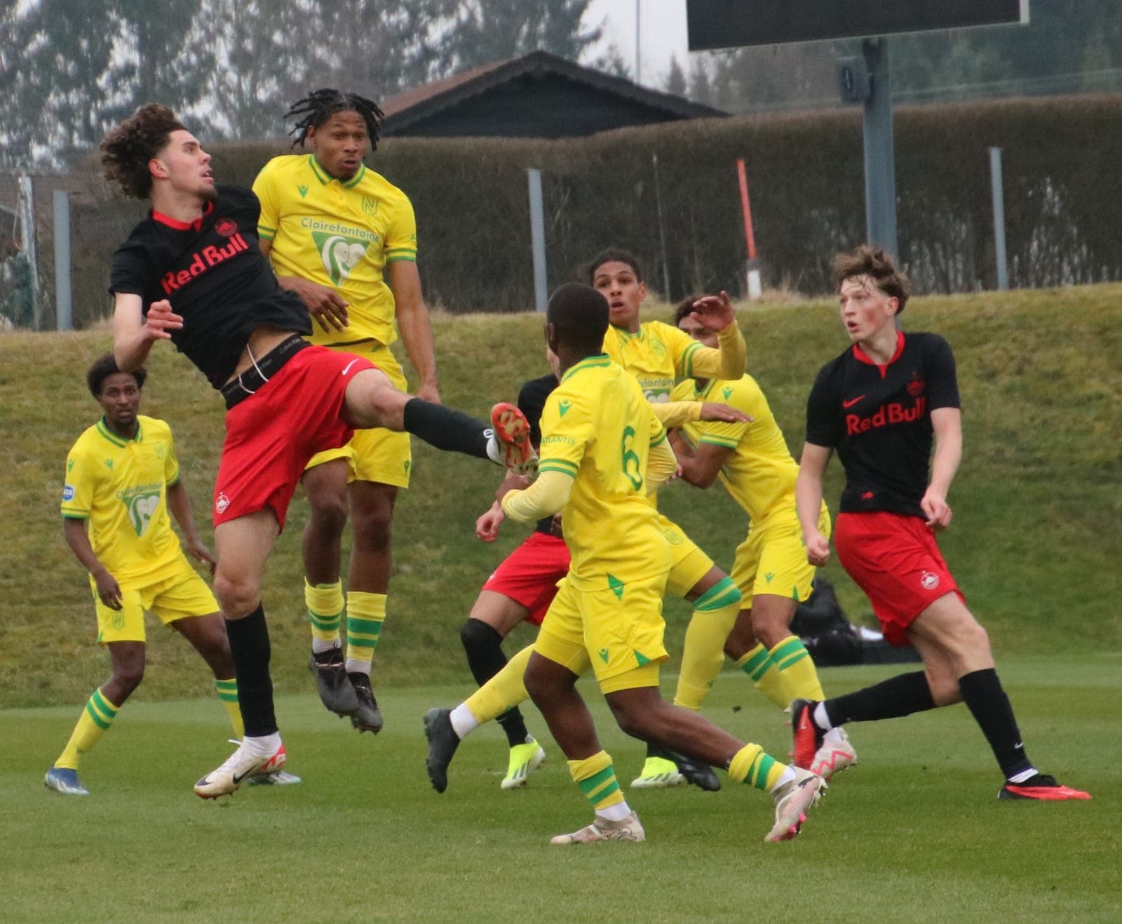European youth match — Salzburg U19 vs Nantes U19, ball in play